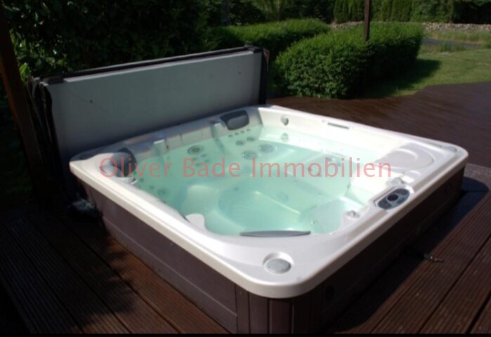Beheizter und Beleuchteter wirlpool