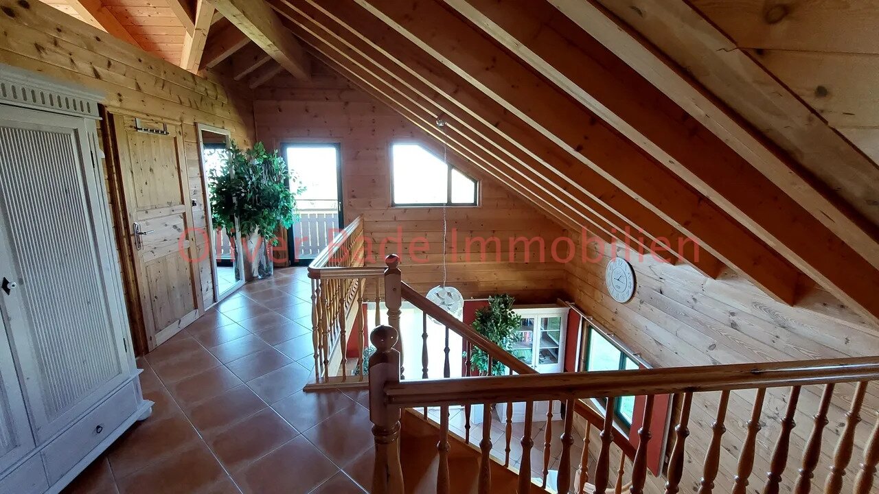 Empore OG mit zugang zum Balkon